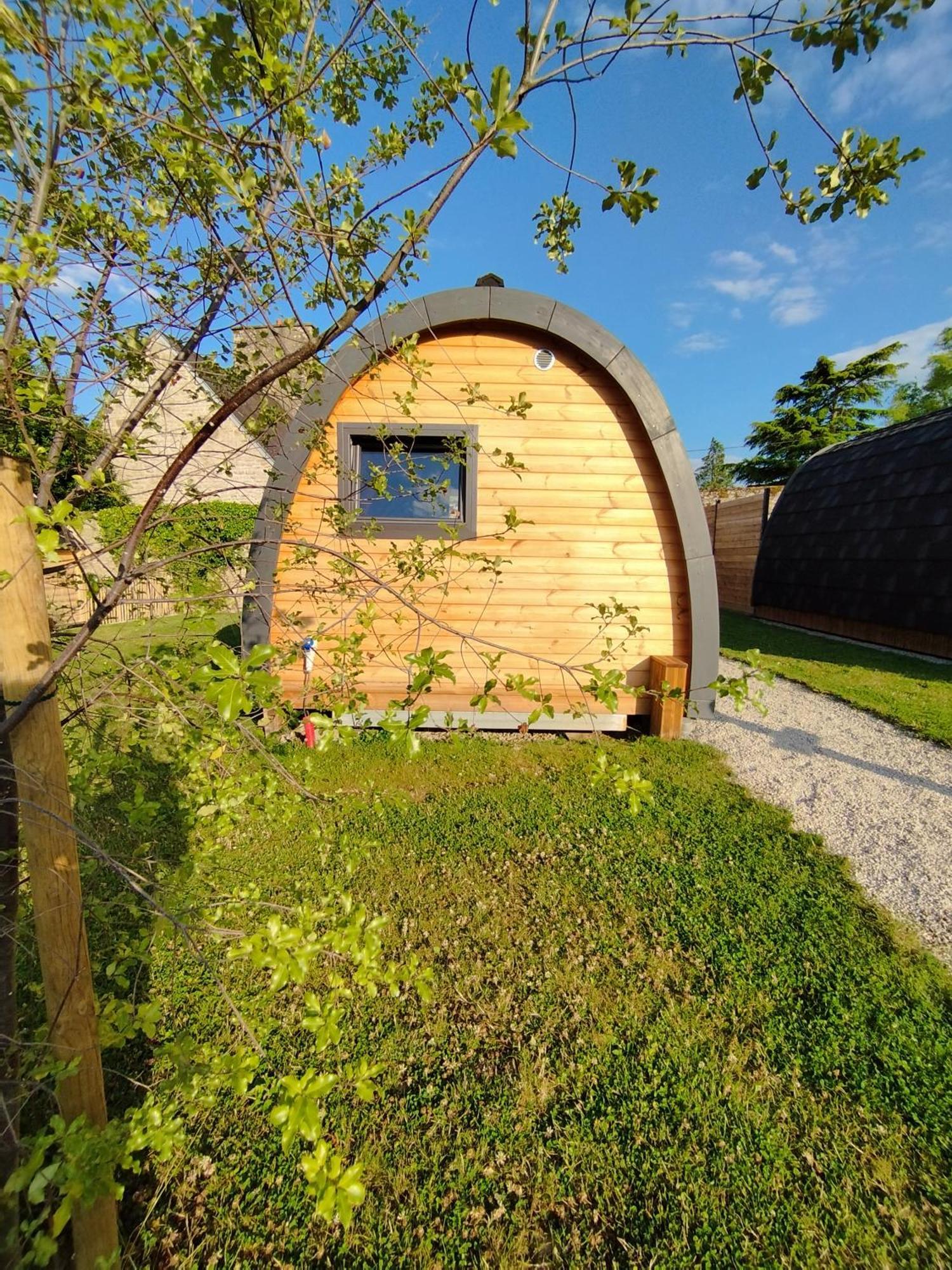Le Domaine De Pivette Chambre Climatisee Et Insolite Avec Terrasse Privative Avranches Exterior foto